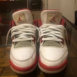 Jordan 4 fire red